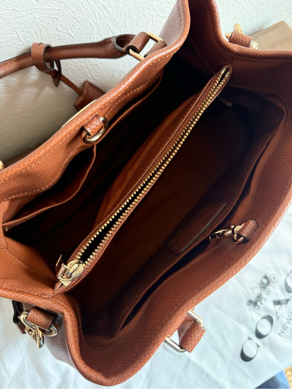 COACH small Margot Carryall in tan pebbled leather - Picture 5 of 5